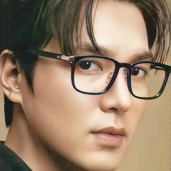 Latest photo of Lee Minho