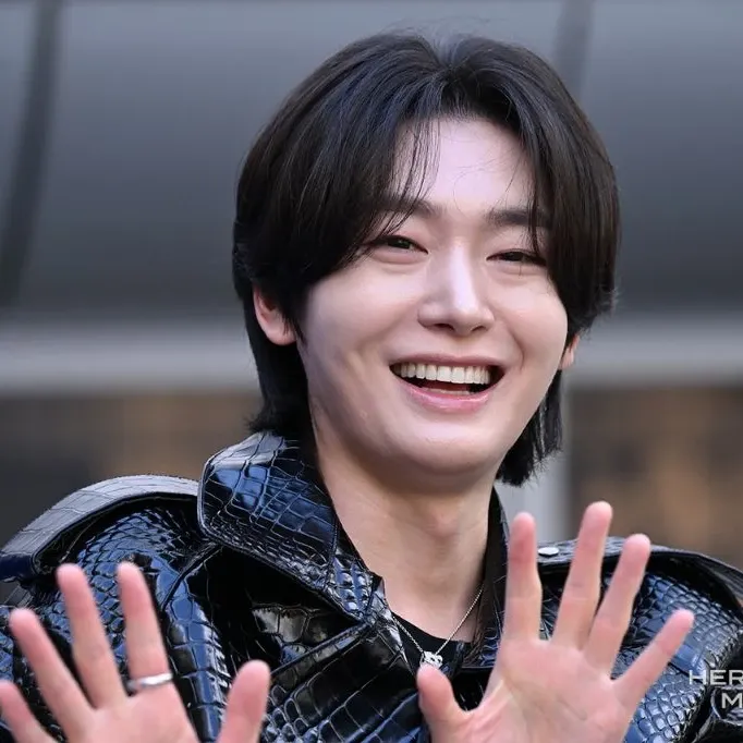 Latest photo of Kim Yongbin