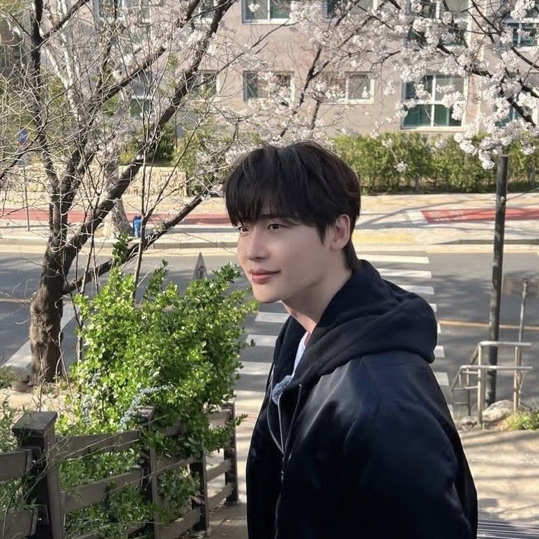 Latest photo of Lee Jongsuk