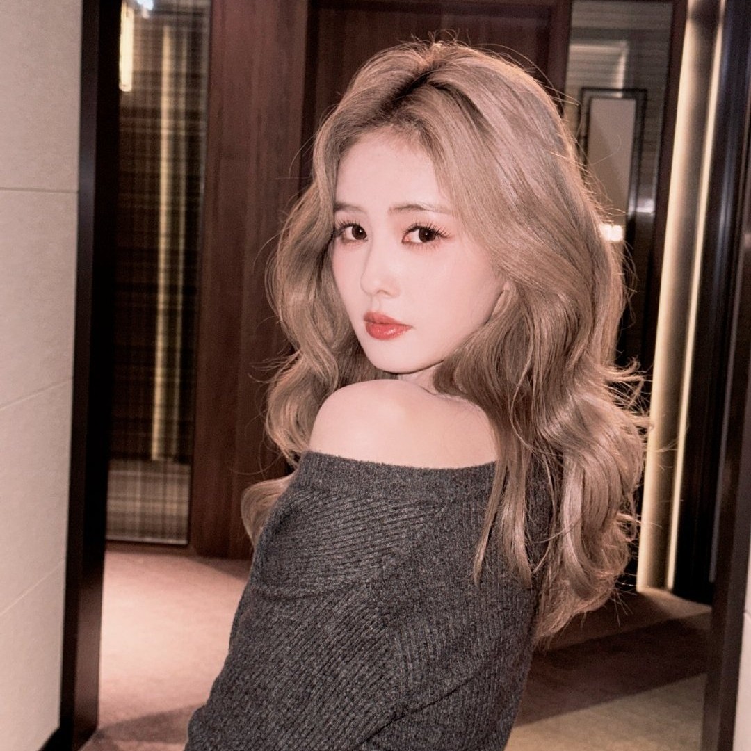 Latest photo of Bai Lu