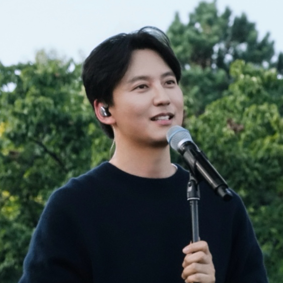 Behind-the-scenes cut of Kim Namgil