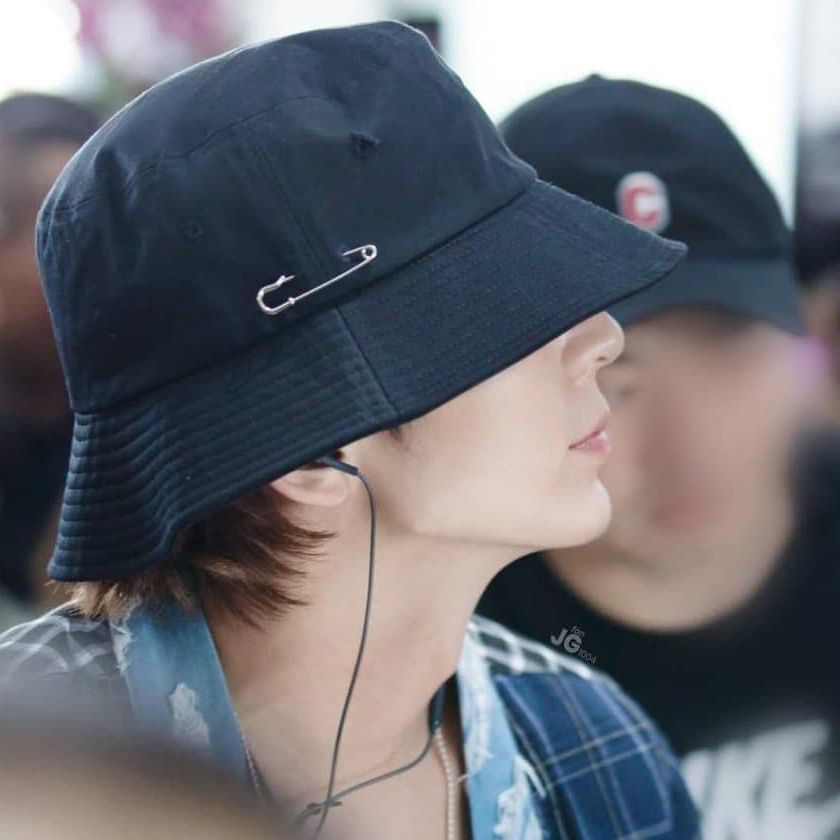 Behind-the-scenes cut of Lee Joongi