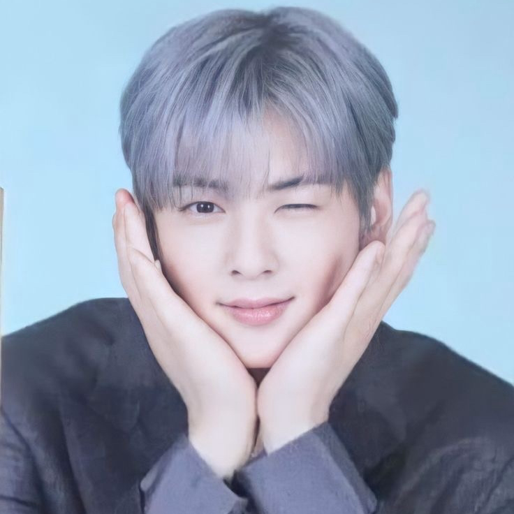 Behind-the-scenes cut of Cha Eunwoo