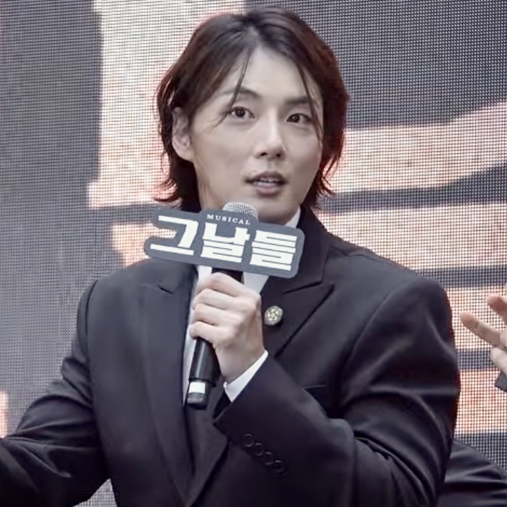 Behind-the-scenes cut of Yoon Shiyoon