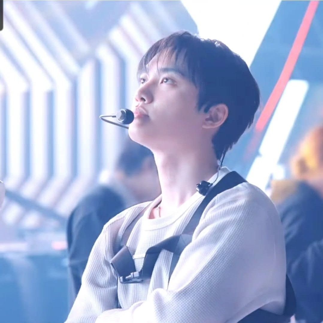 都暻秀 (D.O.)的最新照片