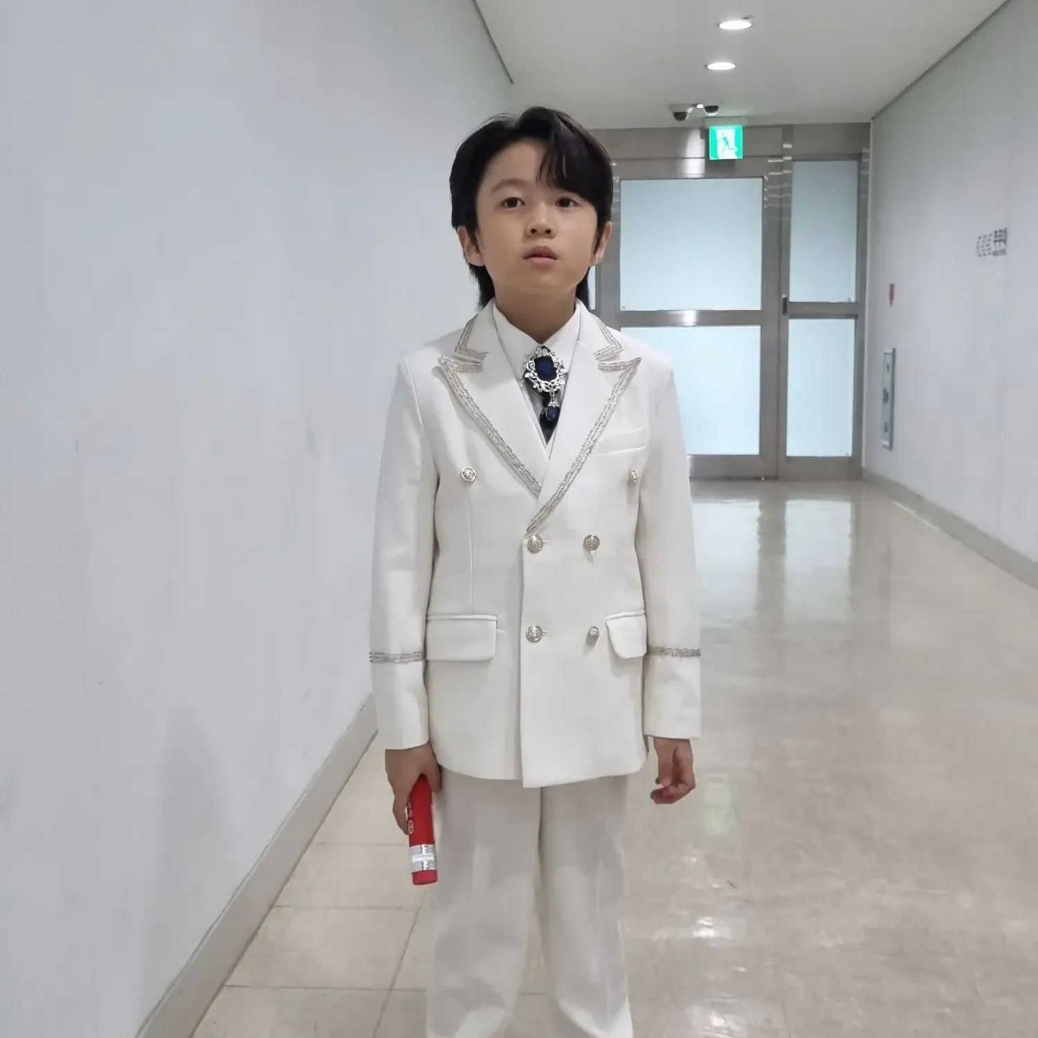 Behind-the-scenes cut of You Jiwoo