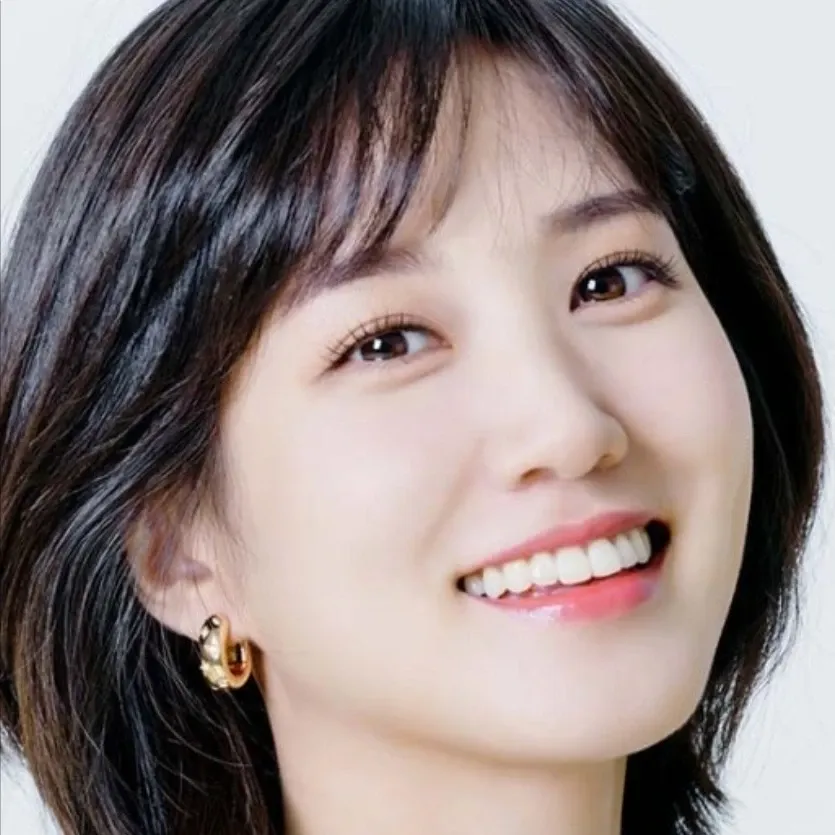Behind-the-scenes cut of Park Eunbin
