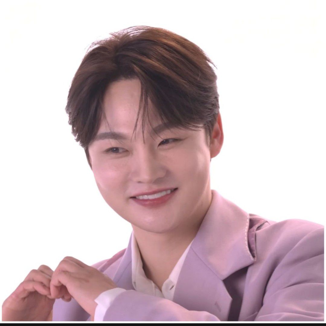 Foto terbaru dari Park Seojin