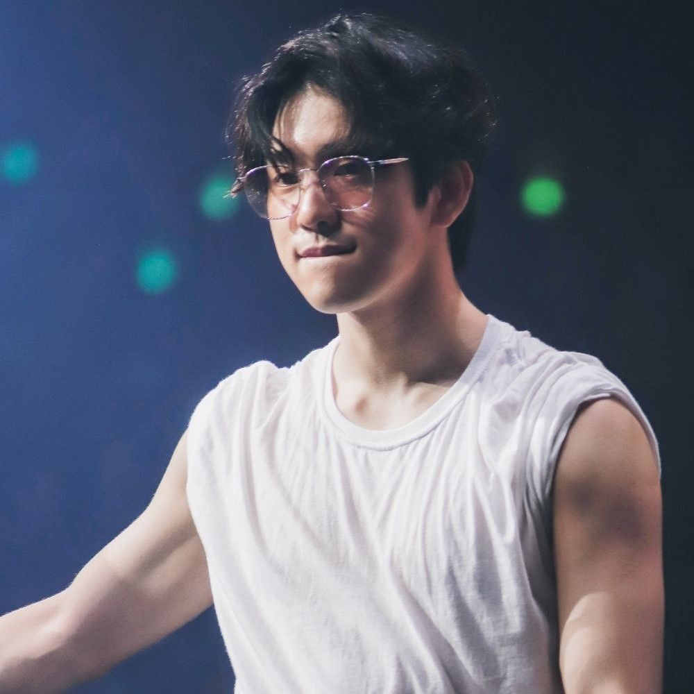 Momen yang diabadikan oleh penggemar Park Jinyoung