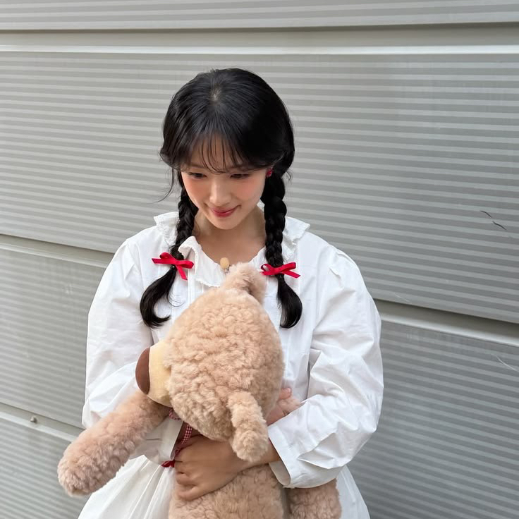 Latest photo of Kim Hyeyoon