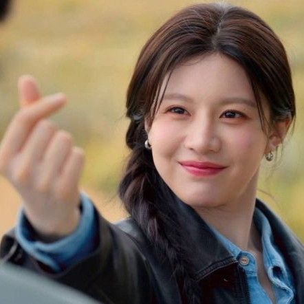 Recent activity shot of Go Younjung