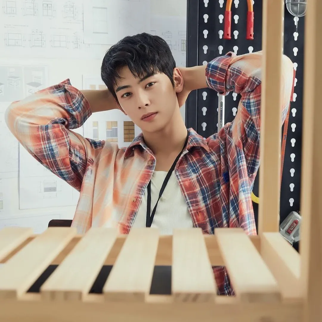 Recent activity shot of Cha Eunwoo