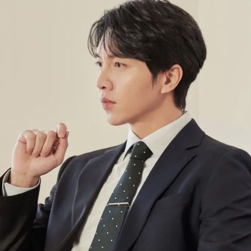 Foto terbaru dari Lee Seunggi