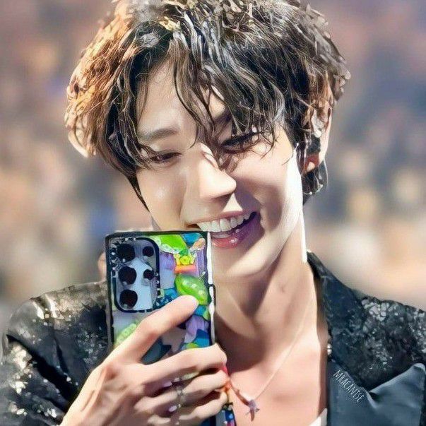 Behind-the-scenes cut of Lee Joongi