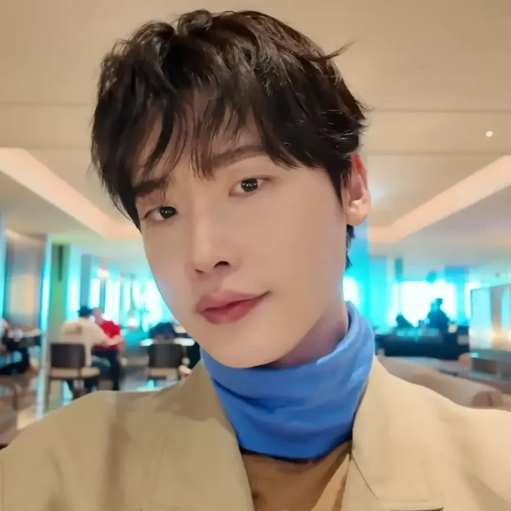 Latest photo of Lee Jongsuk