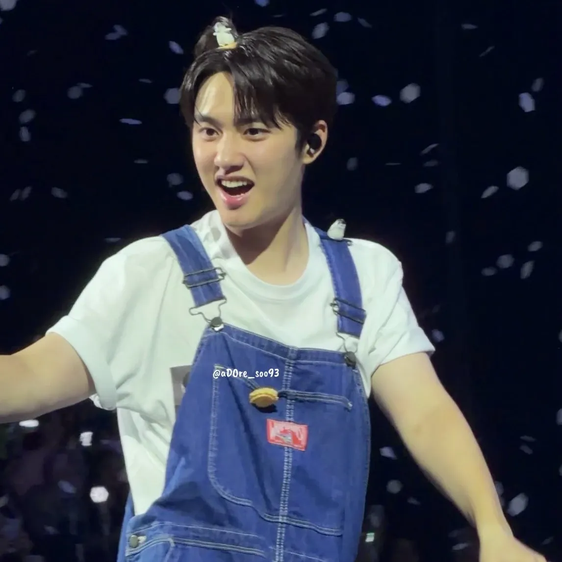 Cuplikan di balik layar dari Doh Kyungsoo (D.O.)
