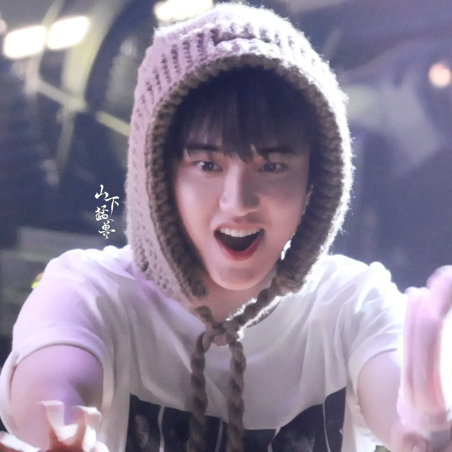 Cuplikan di balik layar dari Doh Kyungsoo (D.O.)