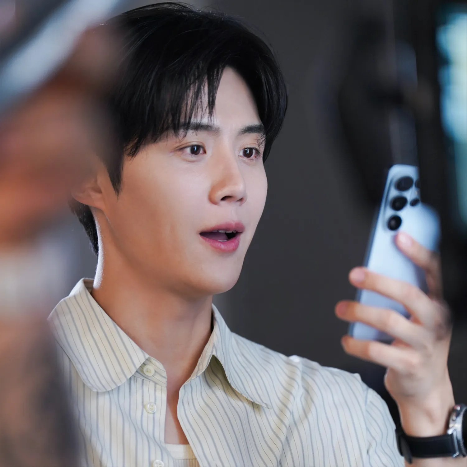 Behind-the-scenes cut of Kim Seonho
