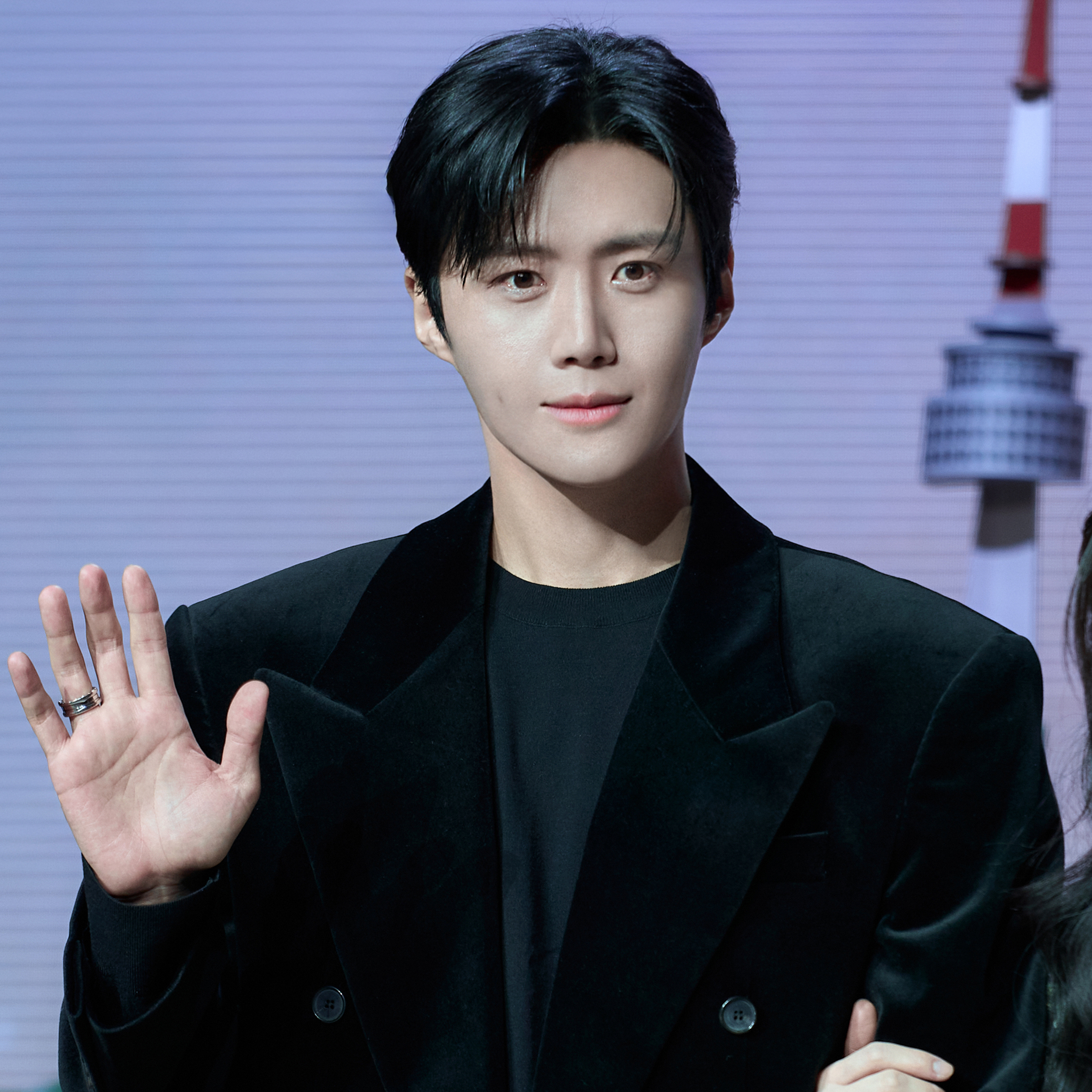 Behind-the-scenes cut of Kim Seonho