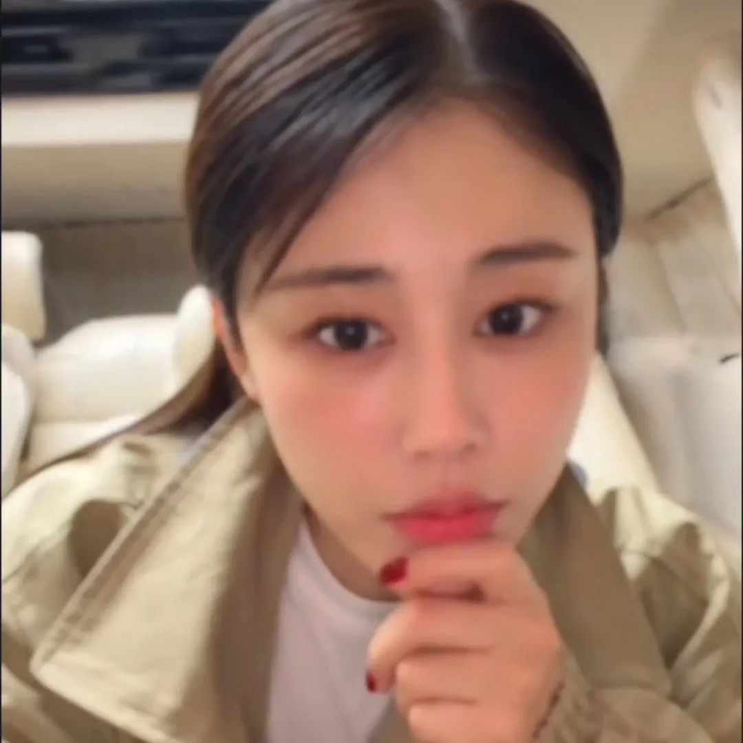 Cuplikan di balik layar dari Kim Soyou