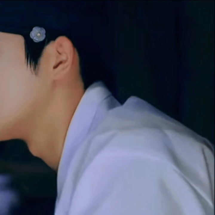 Behind-the-scenes cut of Nam Jihyeon