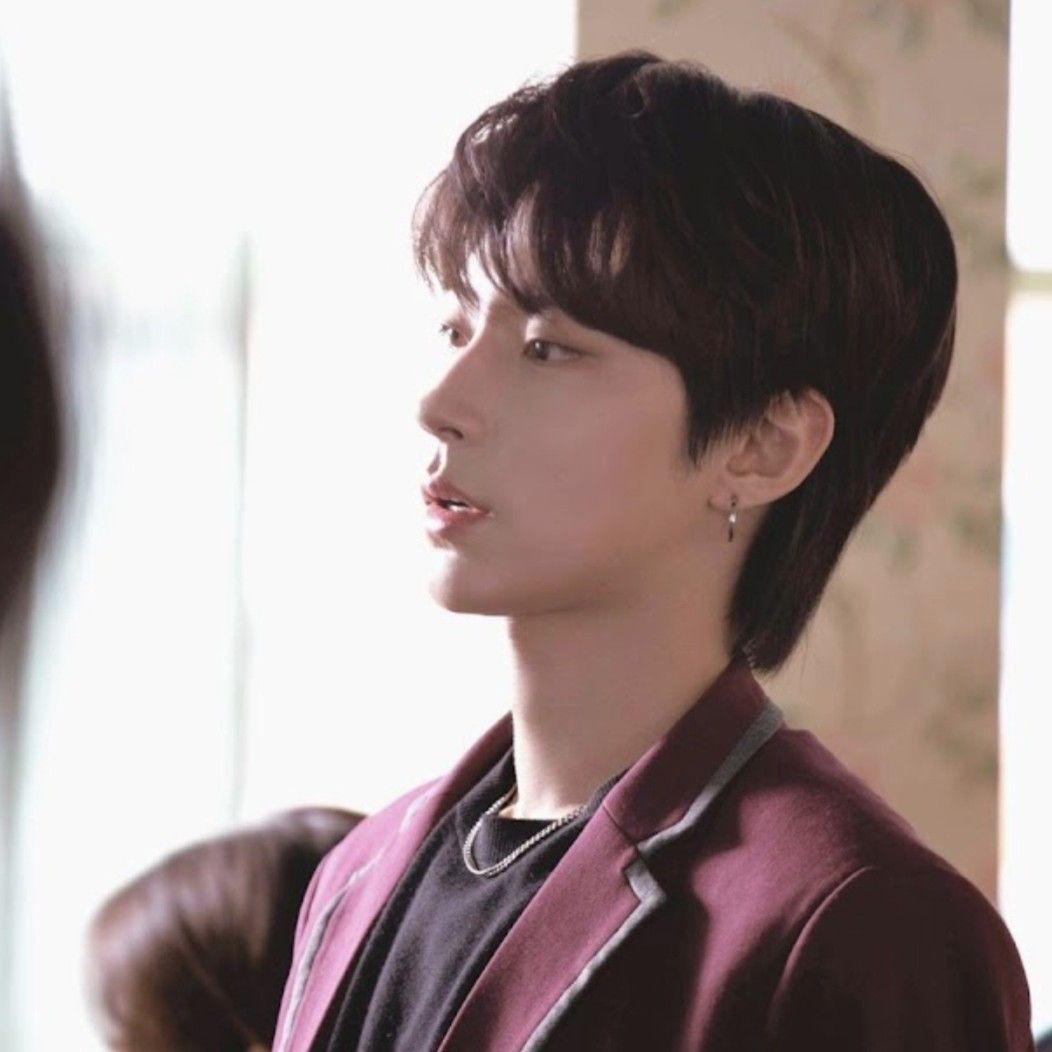 ファン・イニョプの最近の活動ショット