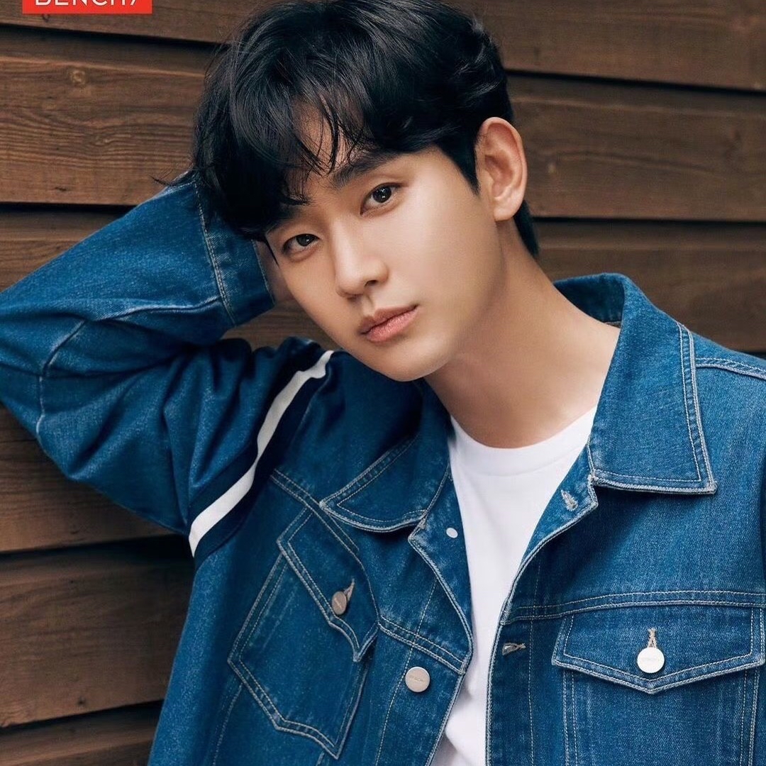 A moment captured by a fan of Kim Soohyun