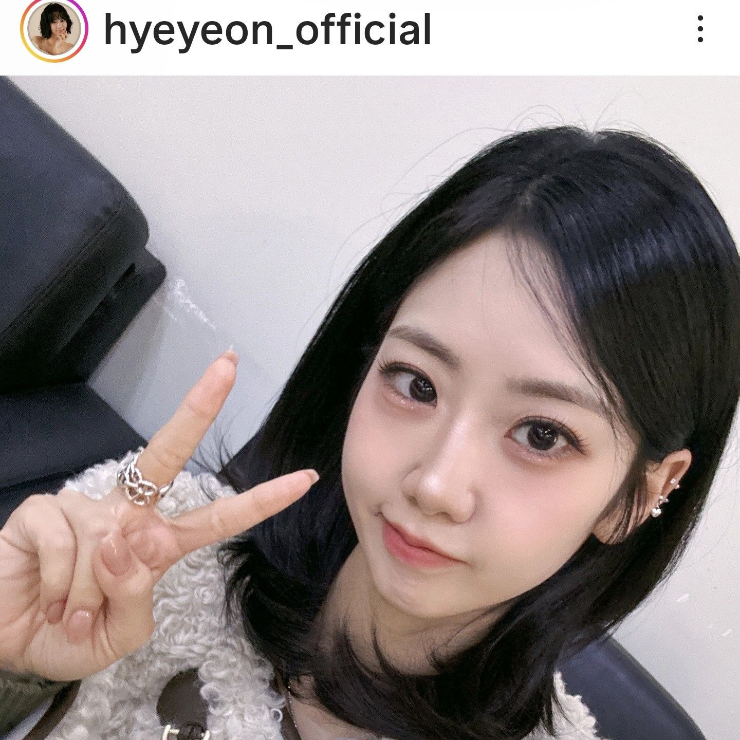 Behind-the-scenes cut of Kang Hyeyeon