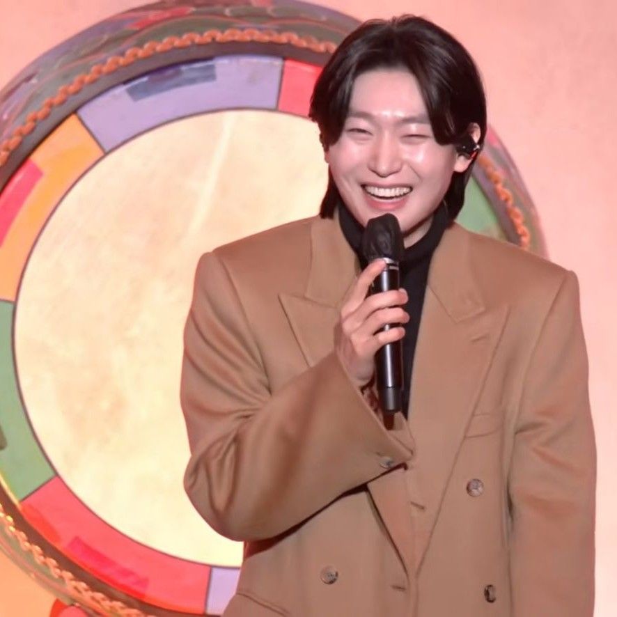 A moment captured by a fan of Kim Yongbin