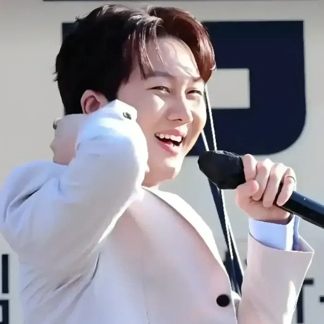 Behind-the-scenes cut of Kim Soochan