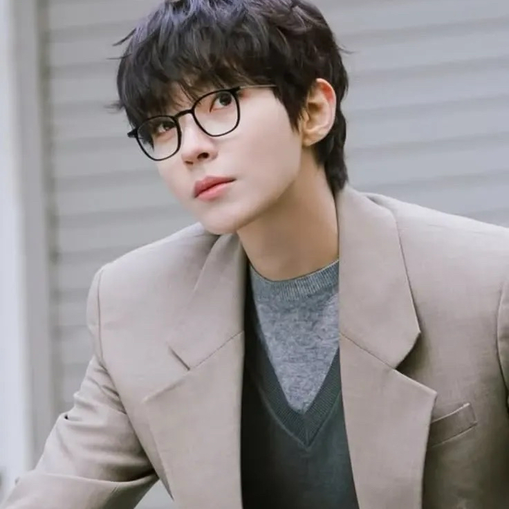 Cuplikan di balik layar dari Hwang Inyoup