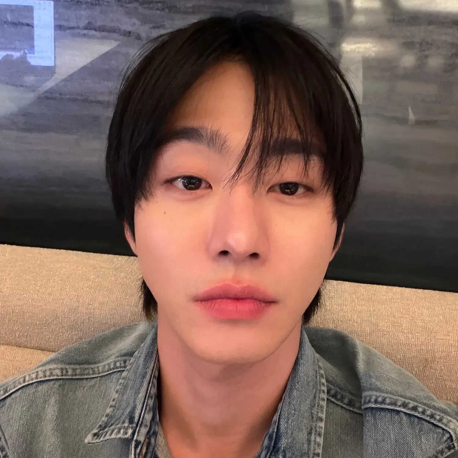 粉丝拍下的安孝燮瞬间