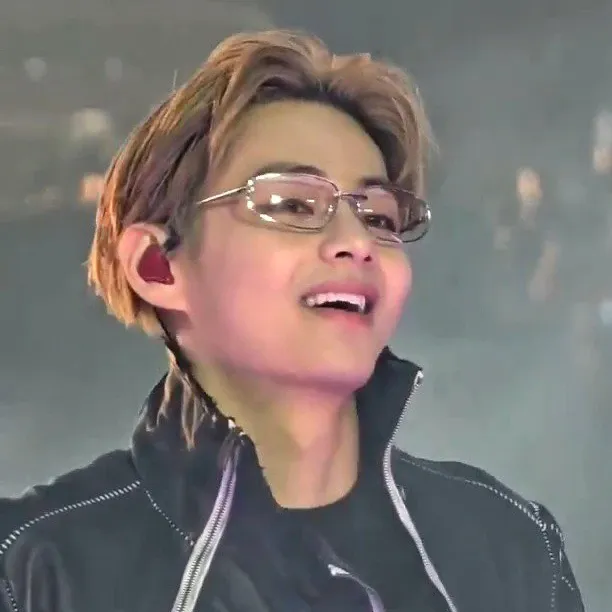 Recent activity shot of Kim Taehyung (V)