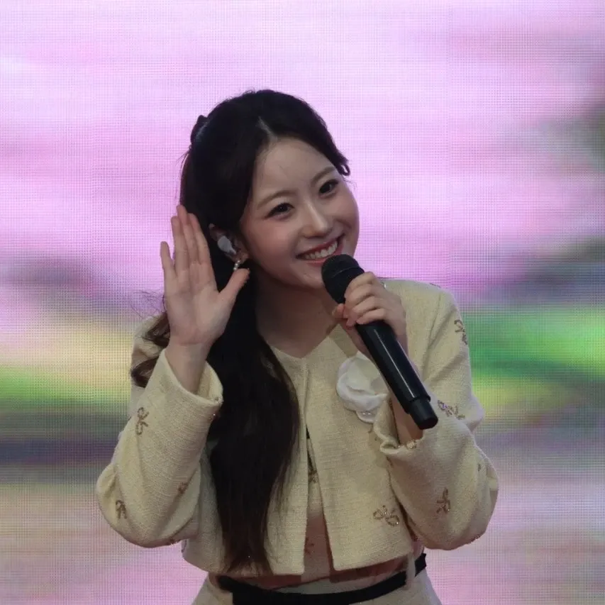 Behind-the-scenes cut of Oh Yujin