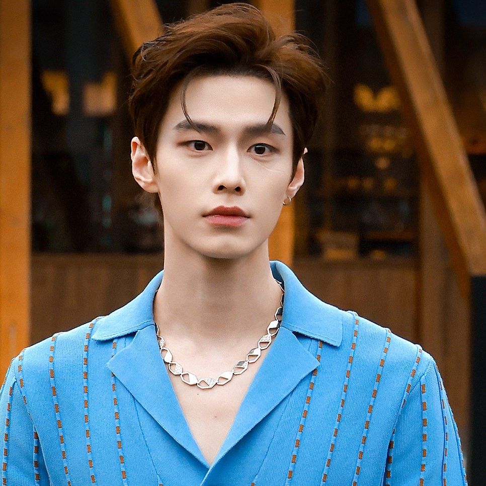 Latest photo of He Yu