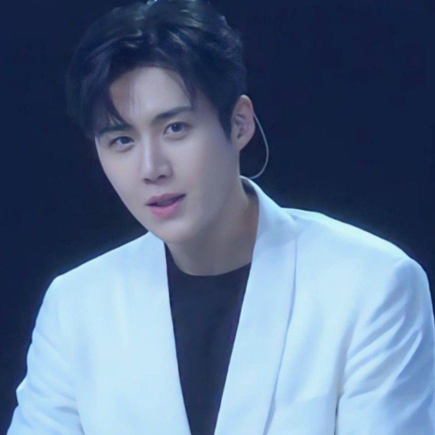 Behind-the-scenes cut of Kim Seonho