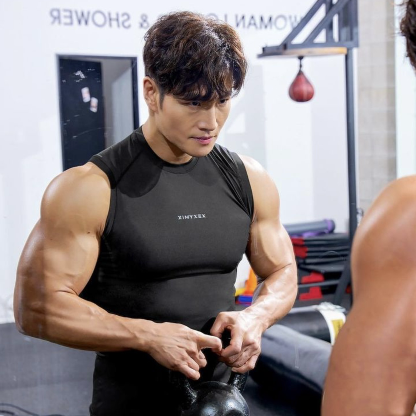 Behind-the-scenes cut of Kim Jongkook