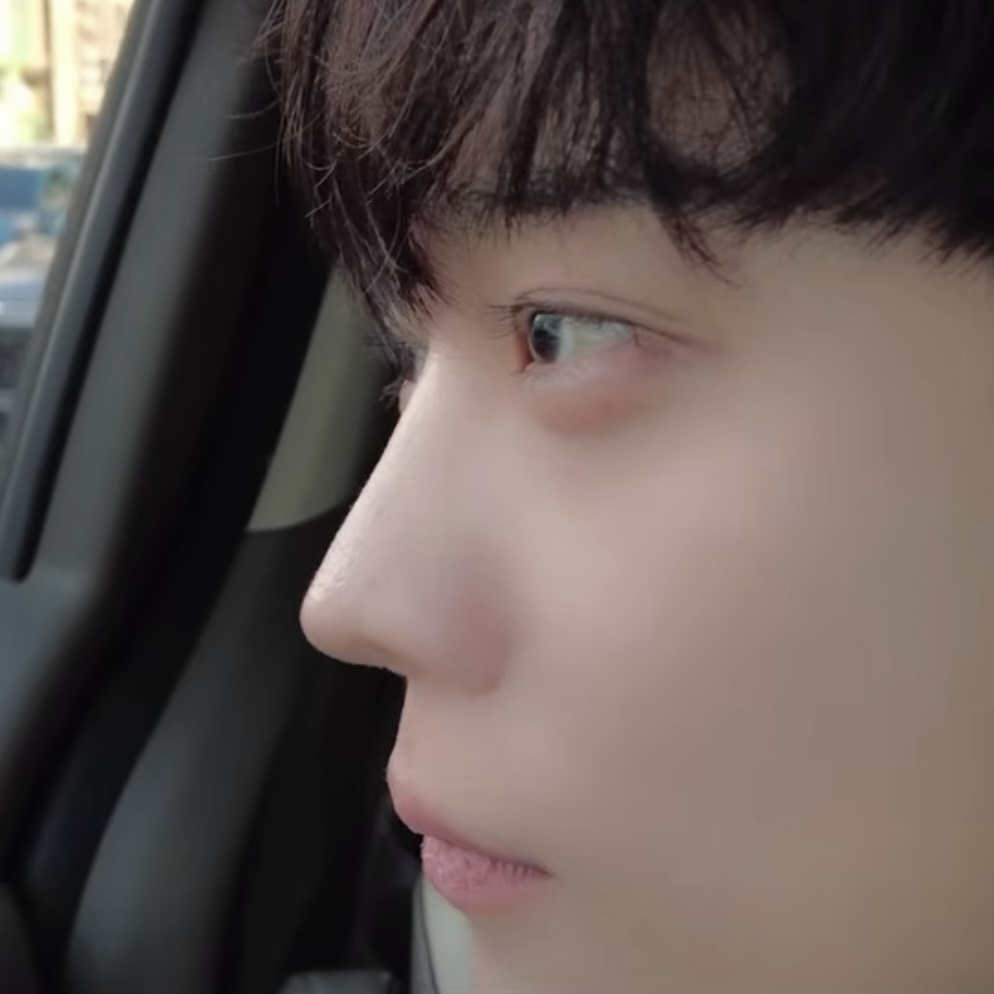 A moment captured by a fan of Kim Youngdae