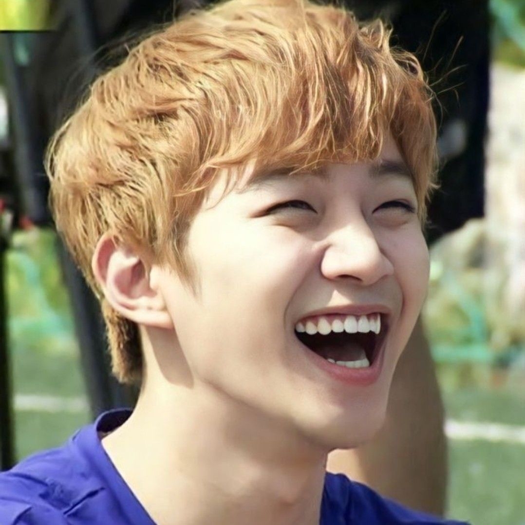 粉丝拍下的李俊昊瞬间