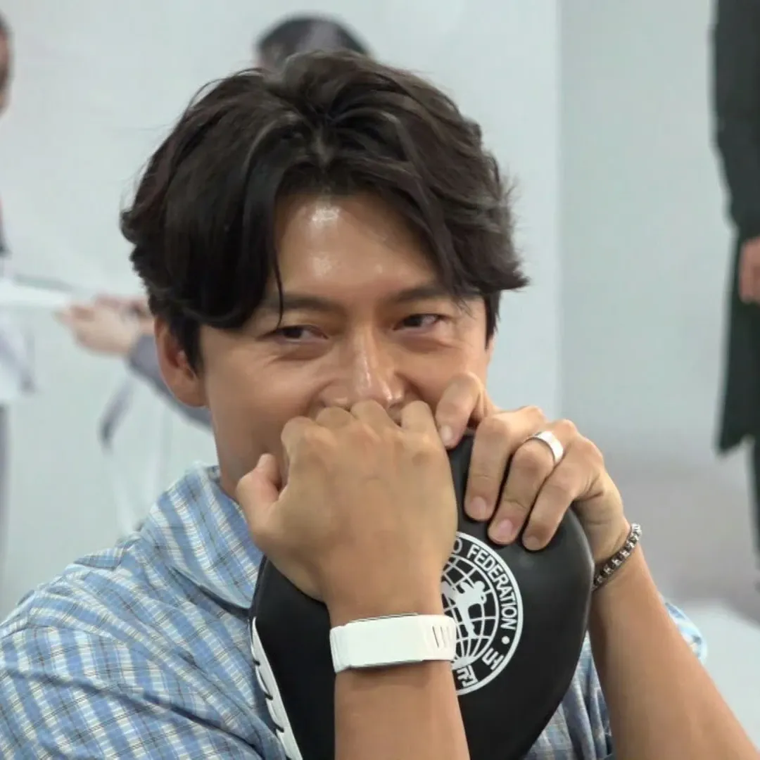 Momen yang diabadikan oleh penggemar Hyun Bin