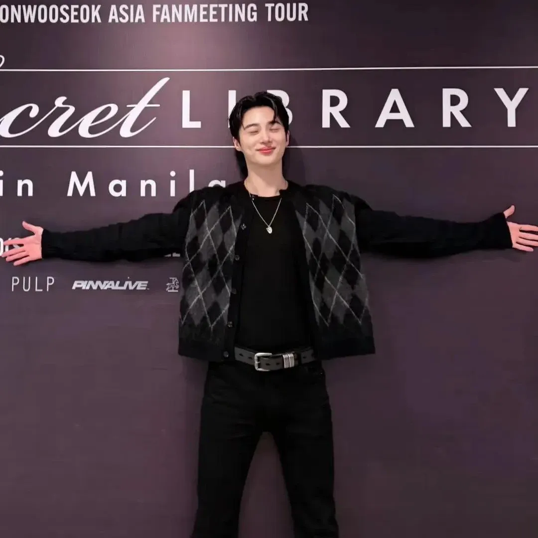 Behind-the-scenes cut of Byeon Wooseok