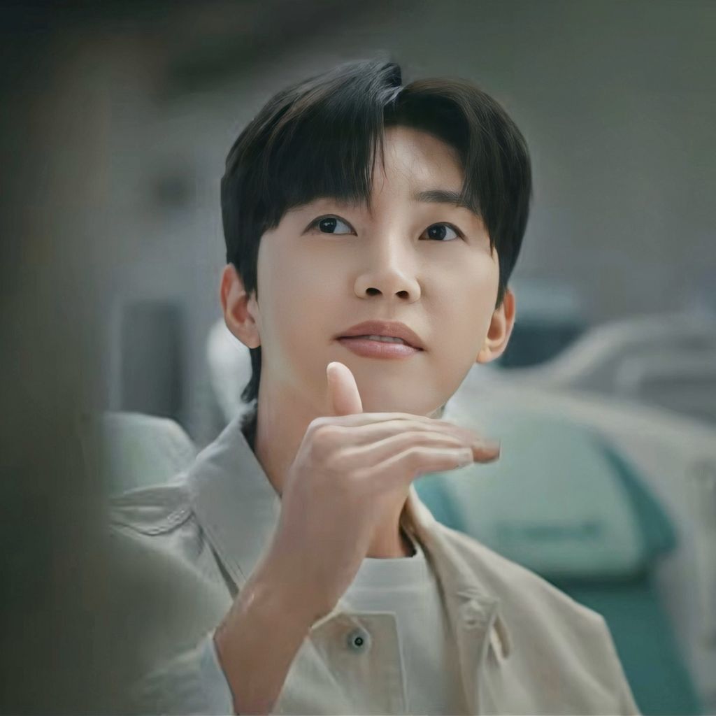 Recent activity shot of Lim Youngwoong