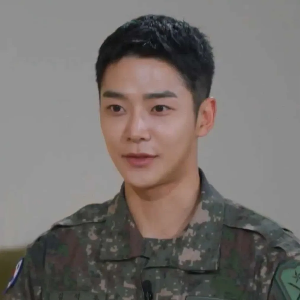 Foto terbaru dari Rowoon