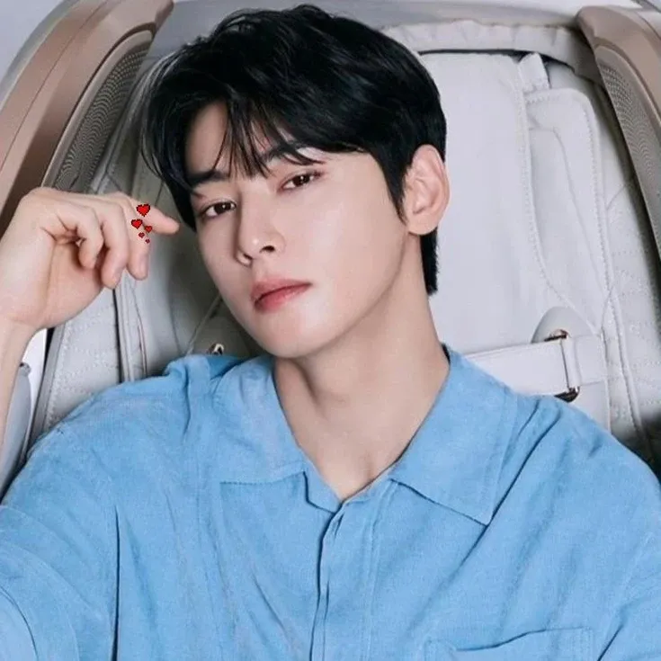 Latest photo of Cha Eunwoo
