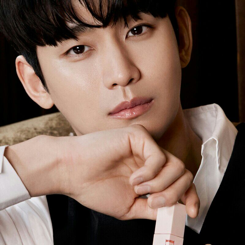 Behind-the-scenes cut of Kim Soohyun