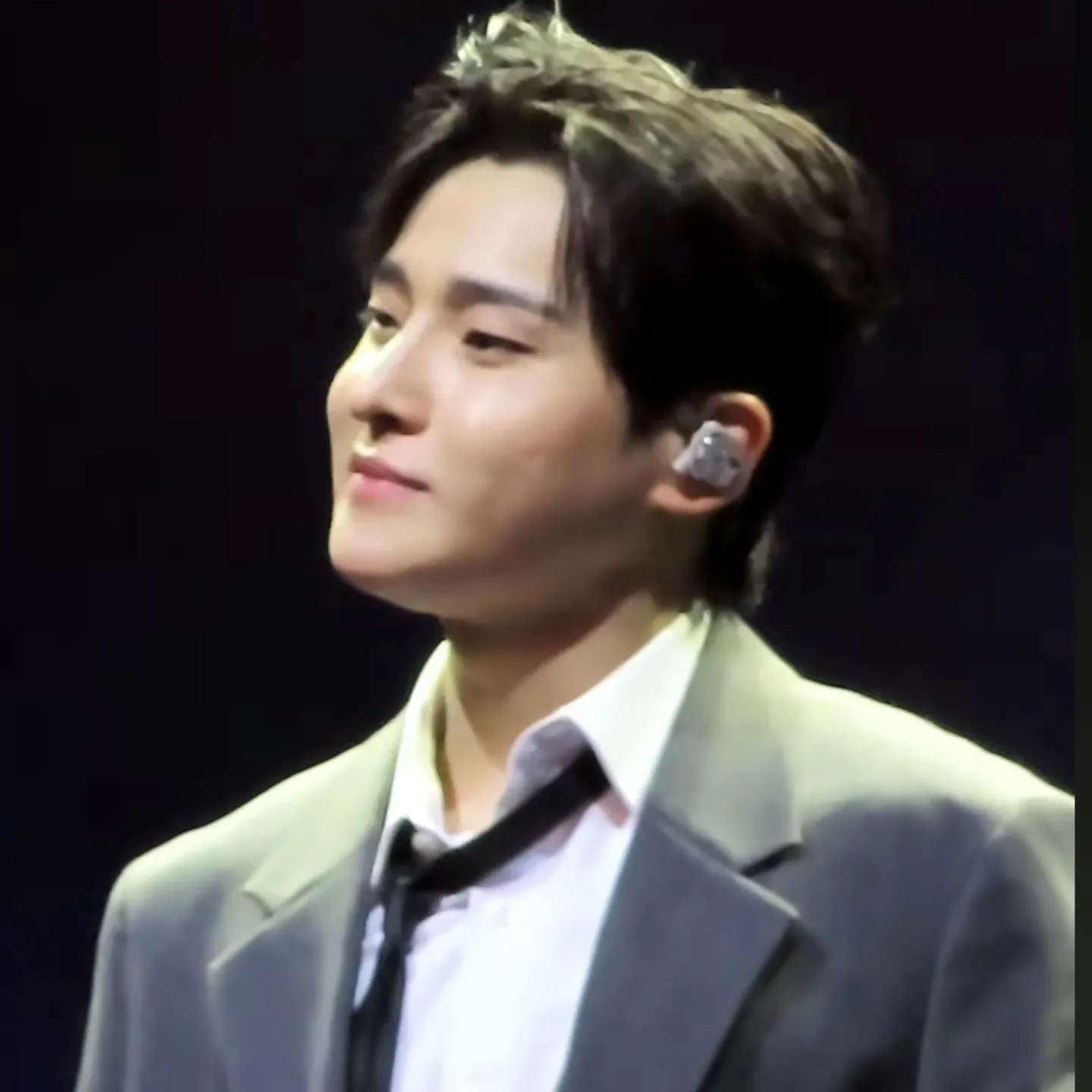 A moment captured by a fan of Seong Ri