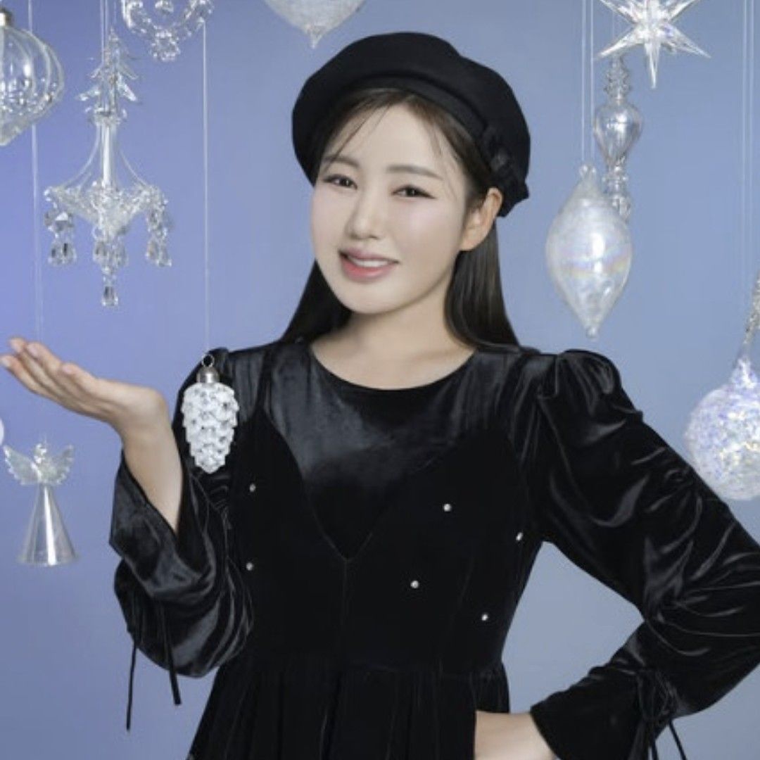 Recent activity shot of Song Gain