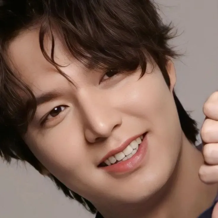 Recent activity shot of Lee Minho