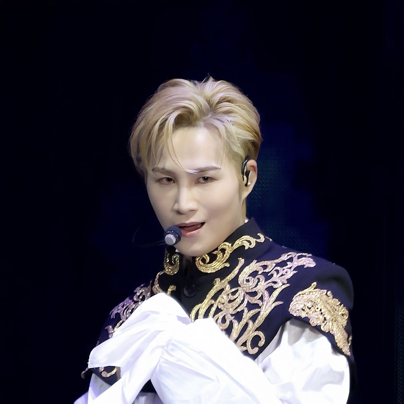 Behind-the-scenes cut of Kim Heejae