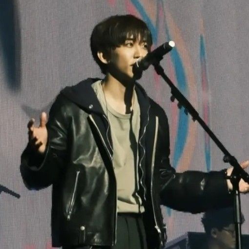 Recent activity shot of Lee Seungyoon